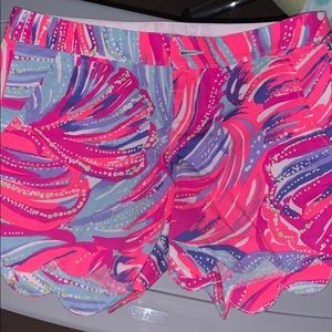 size 0 Lilly Pulitzer shorts!